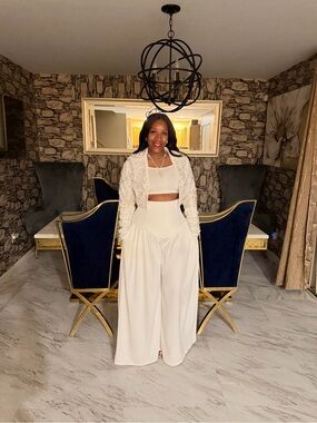 AKIRA Cream Wide-Leg High-Waist Pants with Matching Crop Top & Jacket